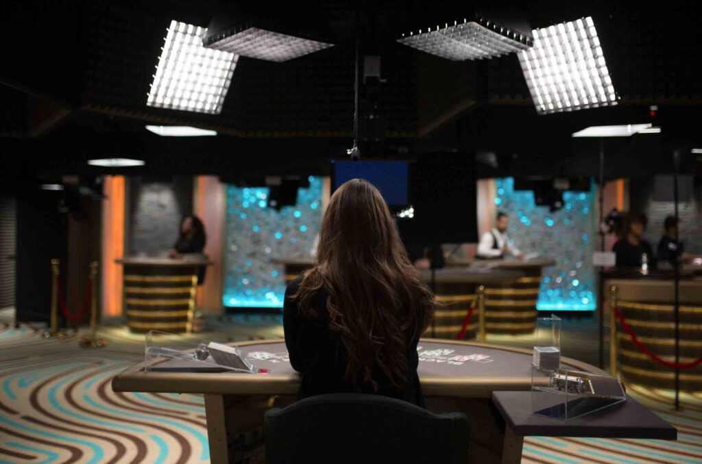 استديو-لعبة-بوكر-مباشرة